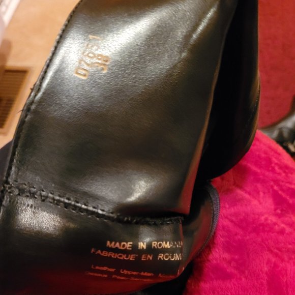 Genuine Leather Black boots, size 8 - Picture 3 of 5